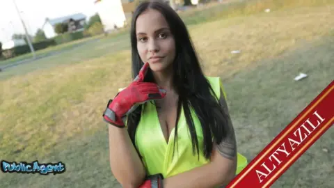 Lezbiyen Üvey Kızlarını Siken Babanın Efsane Patlaması
